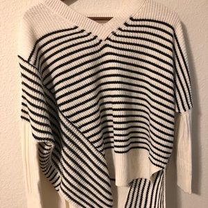 Romeo + Juliet Couture Women’s Sweater V Neck